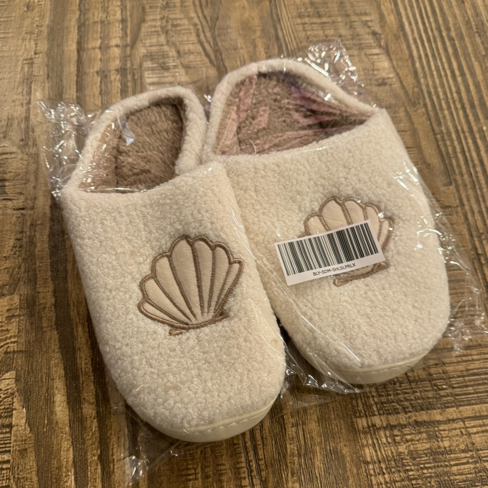Sundream Shell Slippers.